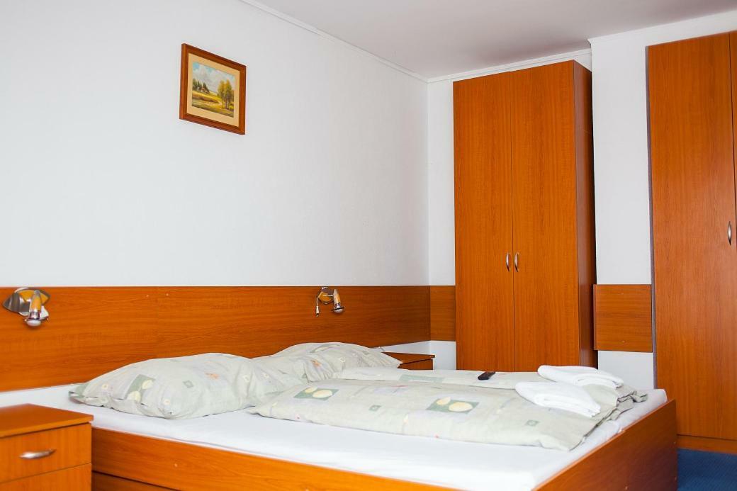 Penzion Centrum Oravsky Biely Potok Exterior photo
